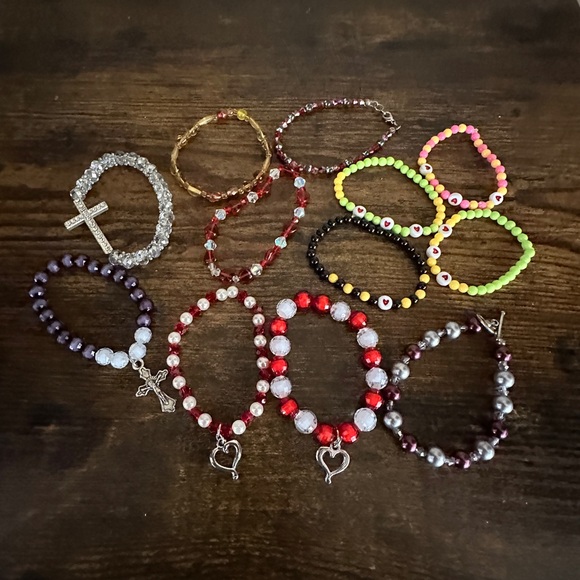 Lot of 12 Handmade Bracelets - Picture 7 of 7